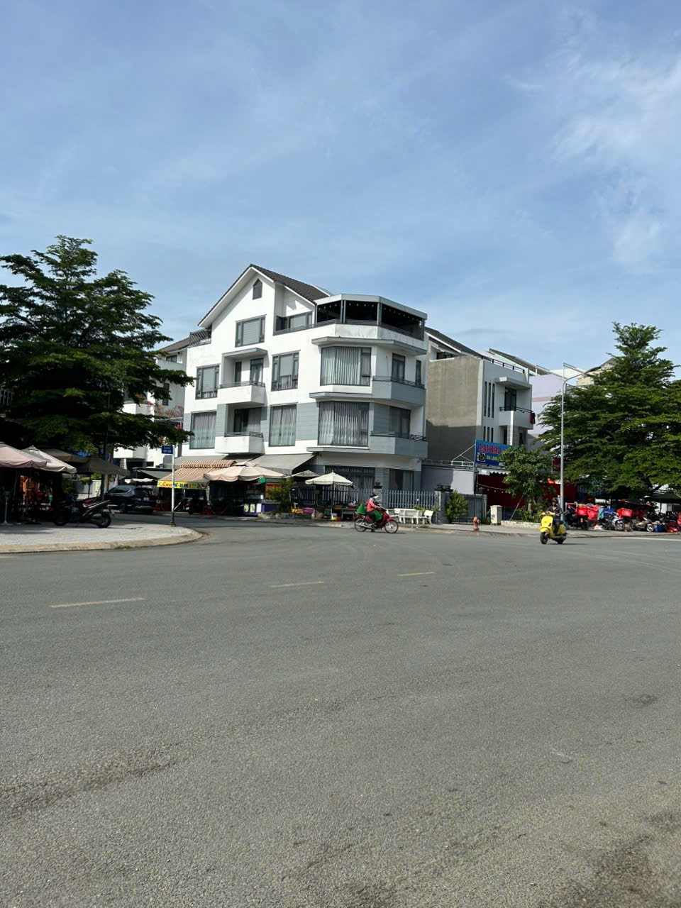 Cần bán Biệt thự Phường Phước Long B, Quận 9, Diện tích 237m², Giá Thương lượng 4