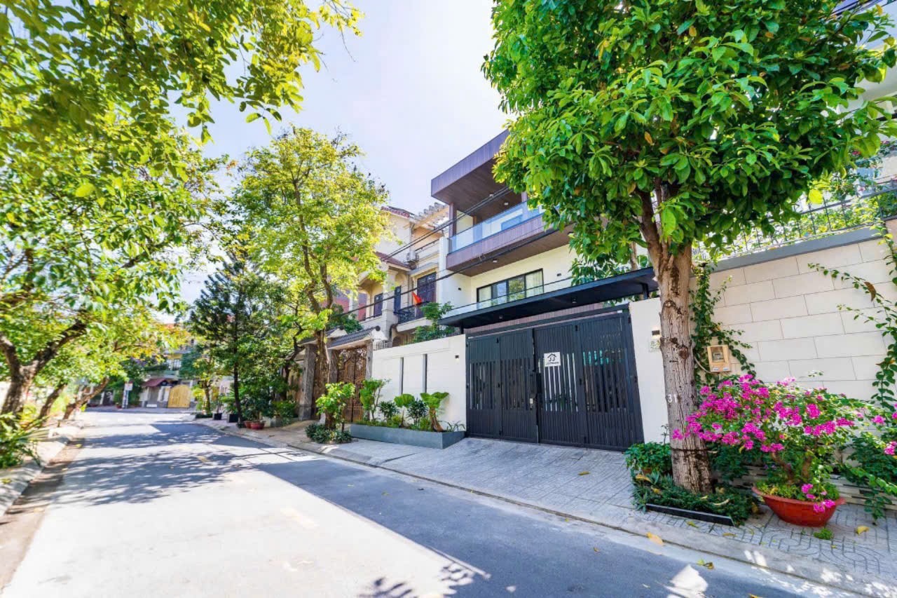 Cần bán Nhà mặt tiền Quận 7, Hồ Chí Minh, Diện tích 200m², Giá 35 Tỷ 8