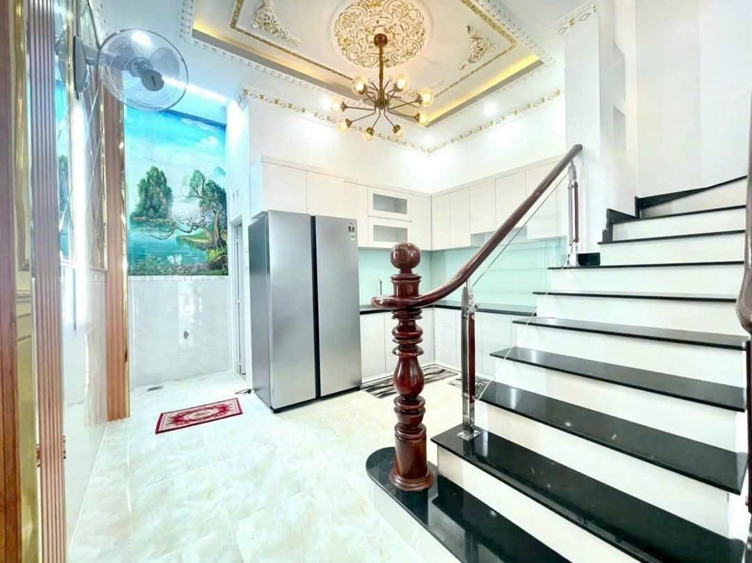 NHÀ HẺM XE HƠI, CẠNH PHÚ MỸ HƯNG, HƠN 5 TỶ, 3 TẦNG KIÊN CỐ 2