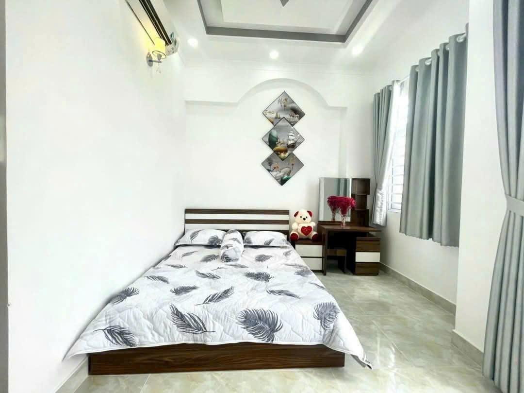 NHÀ HẺM XE HƠI, CẠNH PHÚ MỸ HƯNG, HƠN 5 TỶ, 3 TẦNG KIÊN CỐ 3