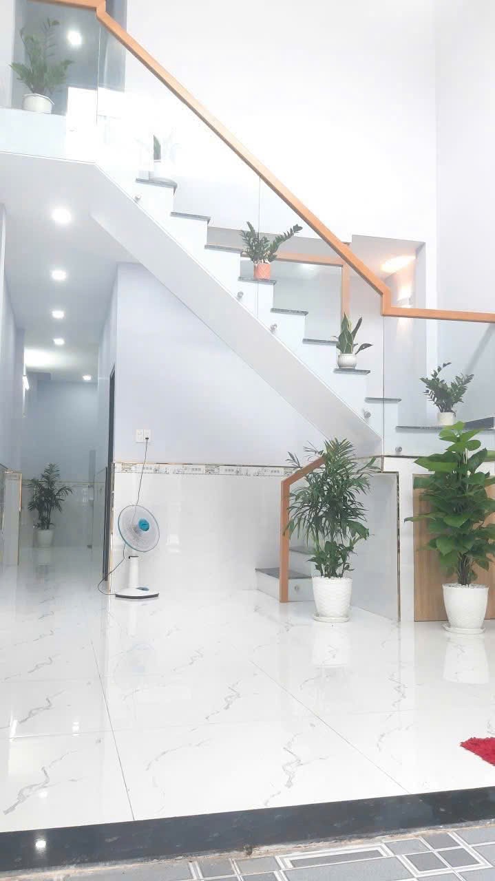Bán nhà hẻm Liên Khu 4-5, gần chợ Bình Thành, Bình Hưng Hòa B dt 56m2 ,1 lửng , 3pn,2wc giá 4,5 tỷ 2