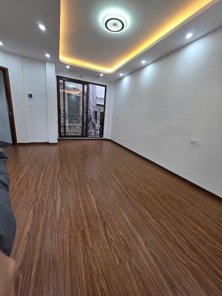 Bán nhà 5 tầng ngõ 318 La Thành, phường Ô Chợ Dừa, Hà Nội, 44.5m2 x 5 tầng, ngõ 3m, miễn TG 4