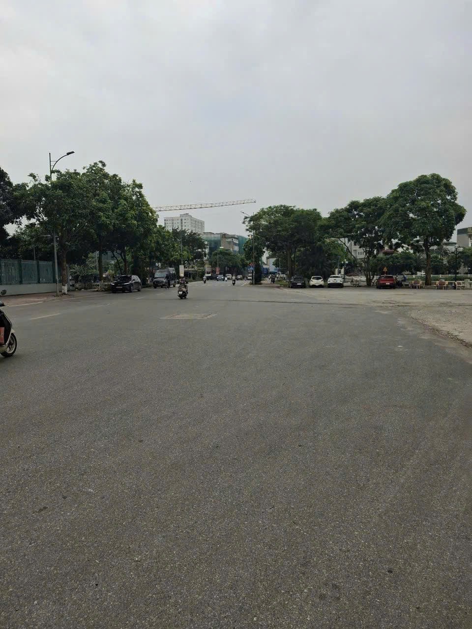 BÁN NHÀ TRUNG TÂM CỔ LINH – 60M² X 6 TẦNG – GARA Ô TÔ – THANG MÁY , GẦN HỒ ĐIỀU HOÀ , CÔNG VIÊN