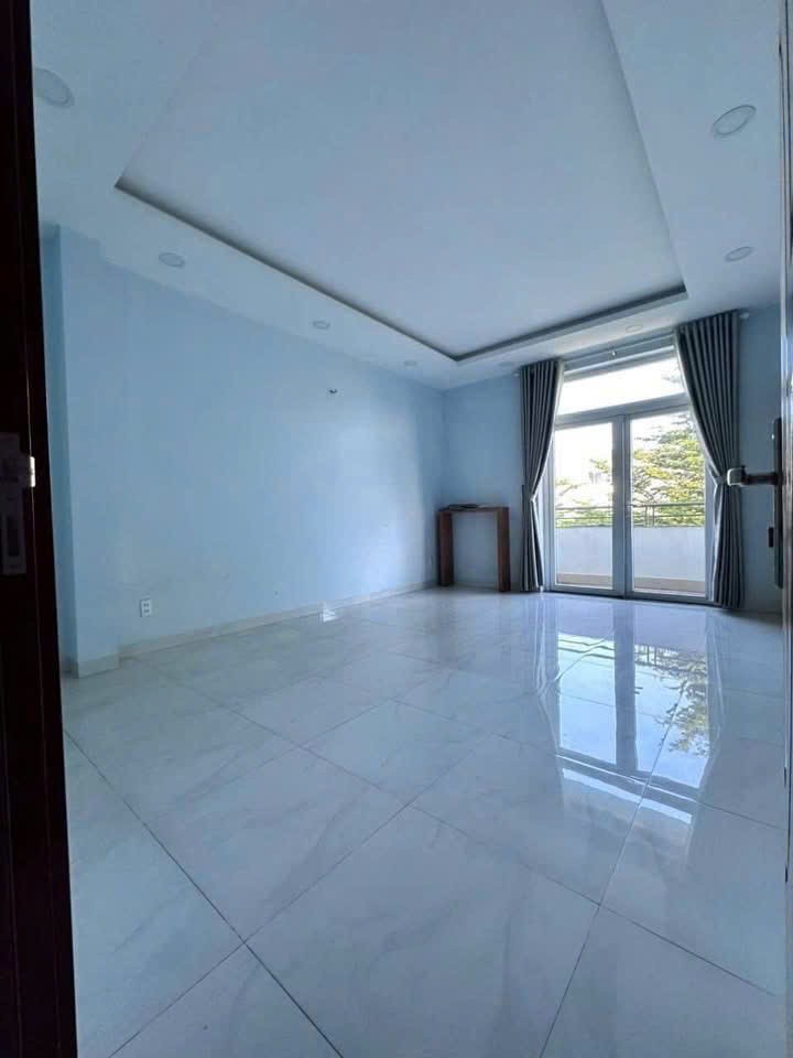 Cho thuê Nhà mặt tiền Phường Phước Long B, Quận 9, Diện tích 175m², Giá 42 Triệu/tháng 2