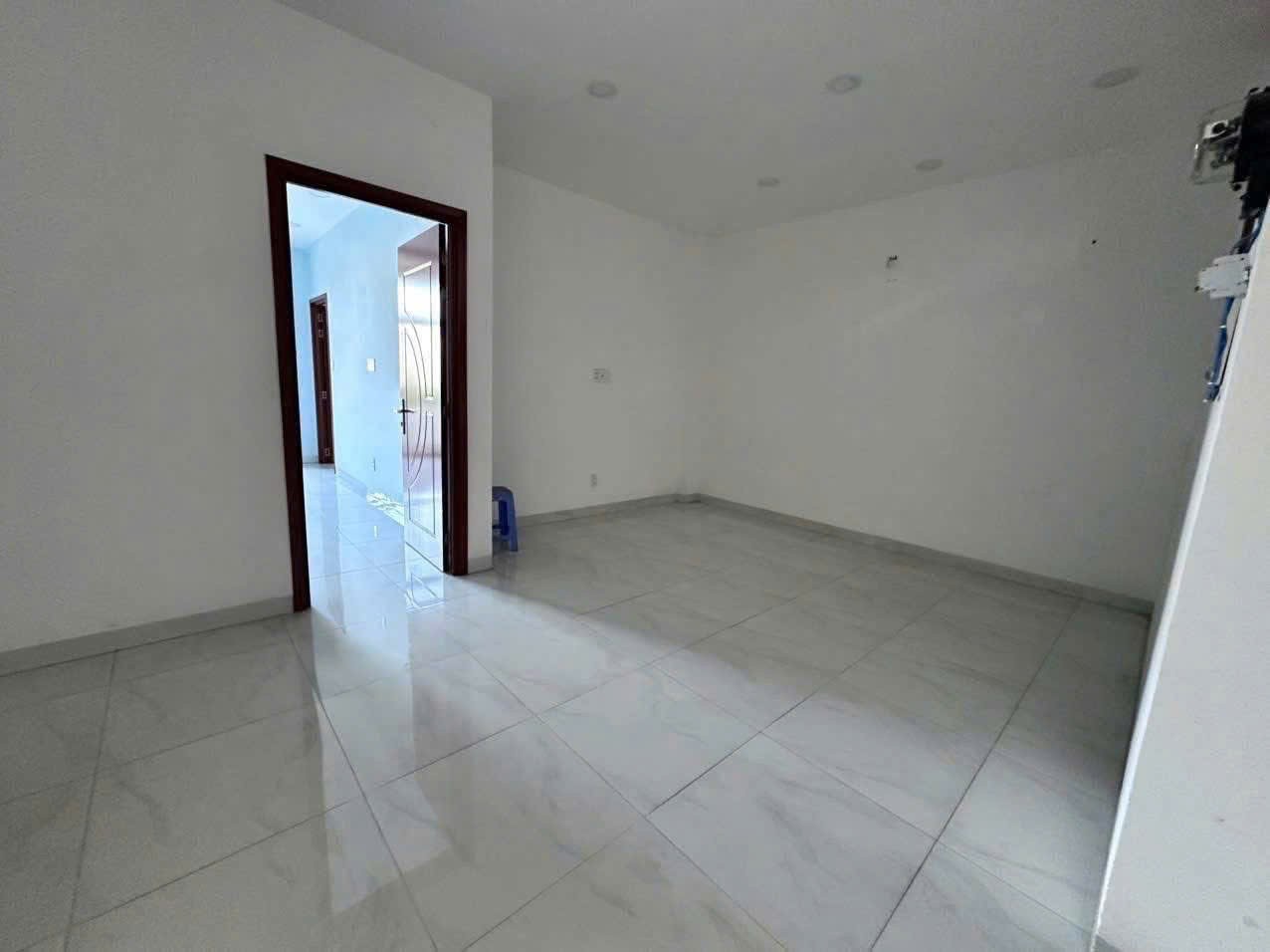 Cho thuê Nhà mặt tiền Phường Phước Long B, Quận 9, Diện tích 175m², Giá 42 Triệu/tháng 6