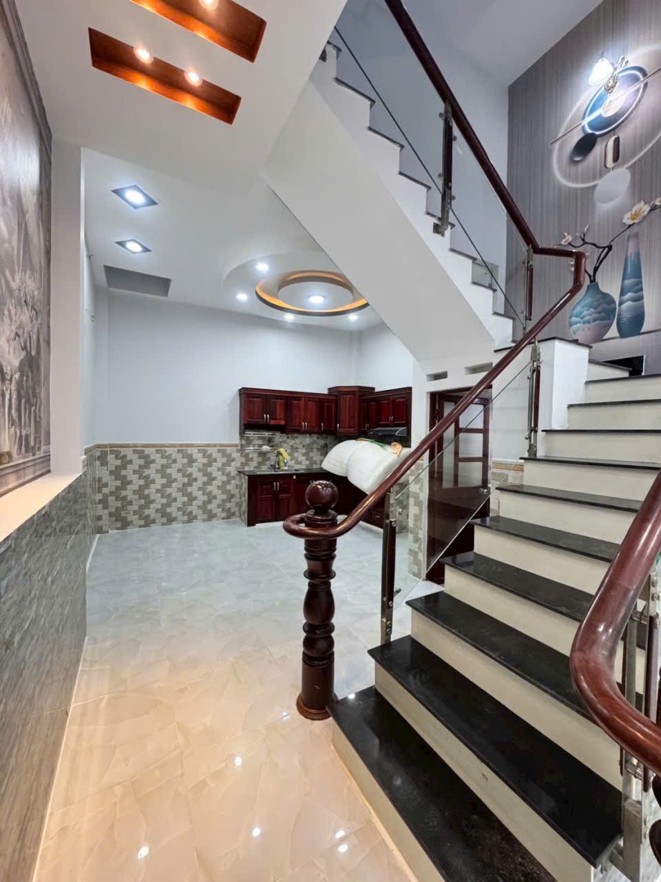 Bán nhà đẹp đồng bộ hẻm Liên Khu 4-5 , Bình Hưng Hòa B ,dt 58,5m2 ,3 lầu, 4pn, 3wc giá 5,58 tỷ 5