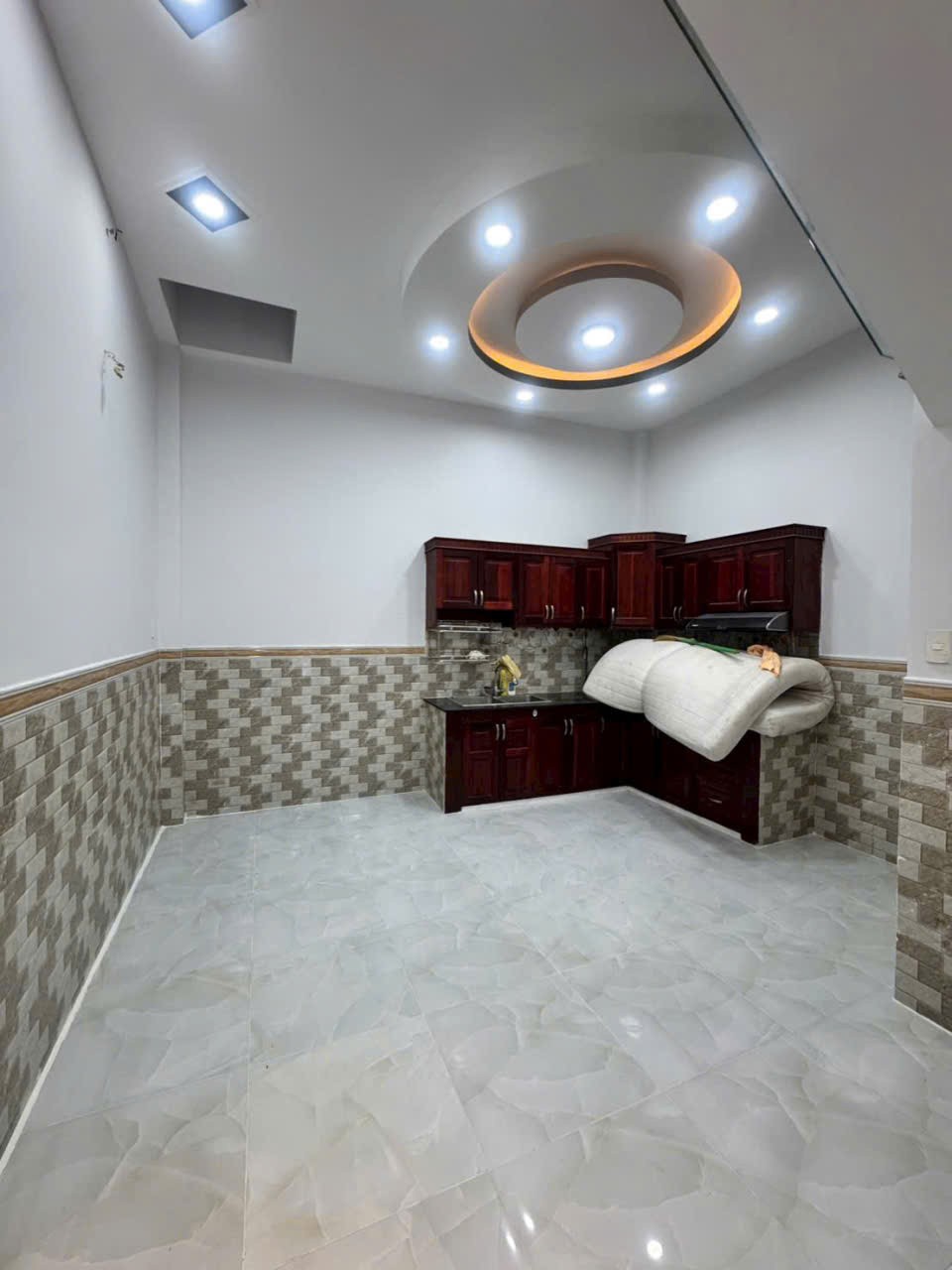 Bán nhà đẹp đồng bộ hẻm Liên Khu 4-5 , Bình Hưng Hòa B ,dt 58,5m2 ,3 lầu, 4pn, 3wc giá 5,58 tỷ 6