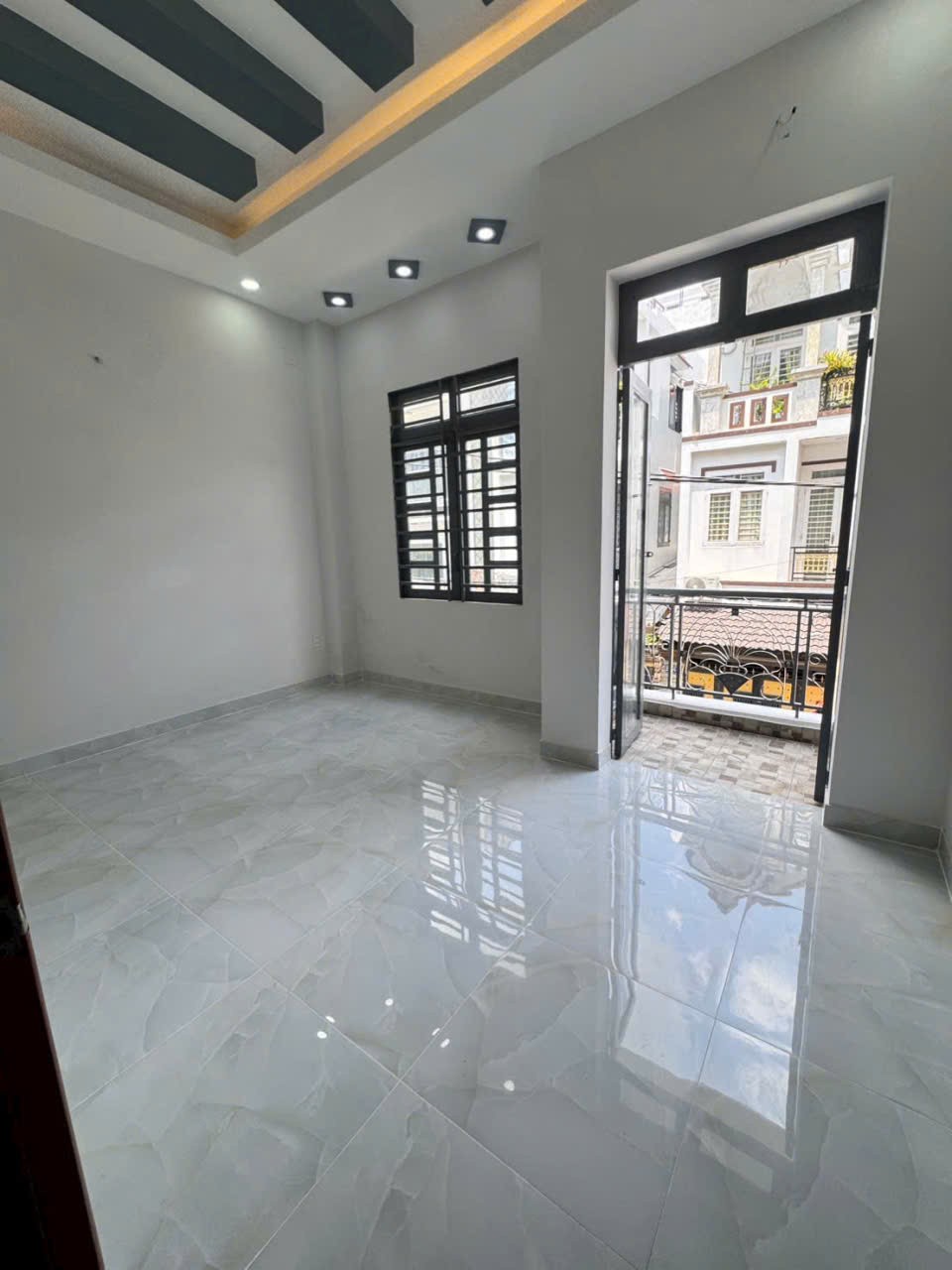 Bán nhà đẹp đồng bộ hẻm Liên Khu 4-5 , Bình Hưng Hòa B ,dt 58,5m2 ,3 lầu, 4pn, 3wc giá 5,58 tỷ 10