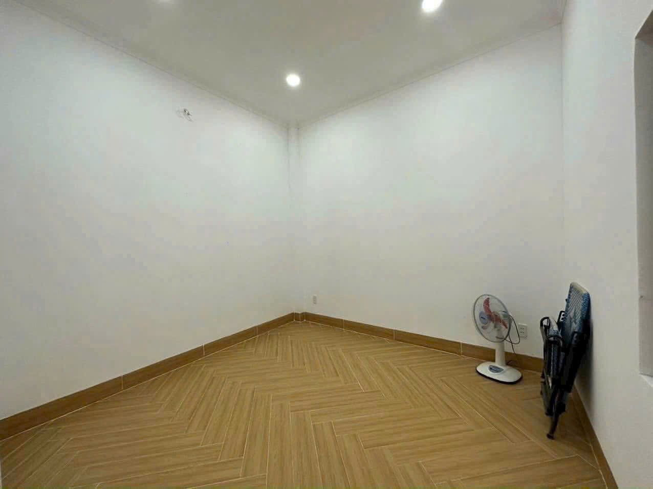 Bán nhà hẻm beton xe 3 gác xã Mỹ Yên, Bến Lức dt 109,3m2 , 1 lầu ,3pn,2wc giá 1,8 tỷ 5
