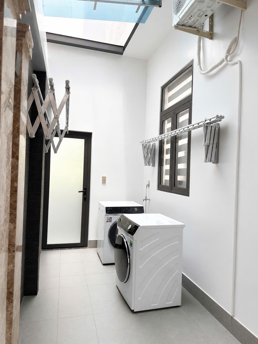 Cho thuê Nhà mặt tiền Phường An Phú, Quận 2, Diện tích 200m², Giá Thương lượng 6