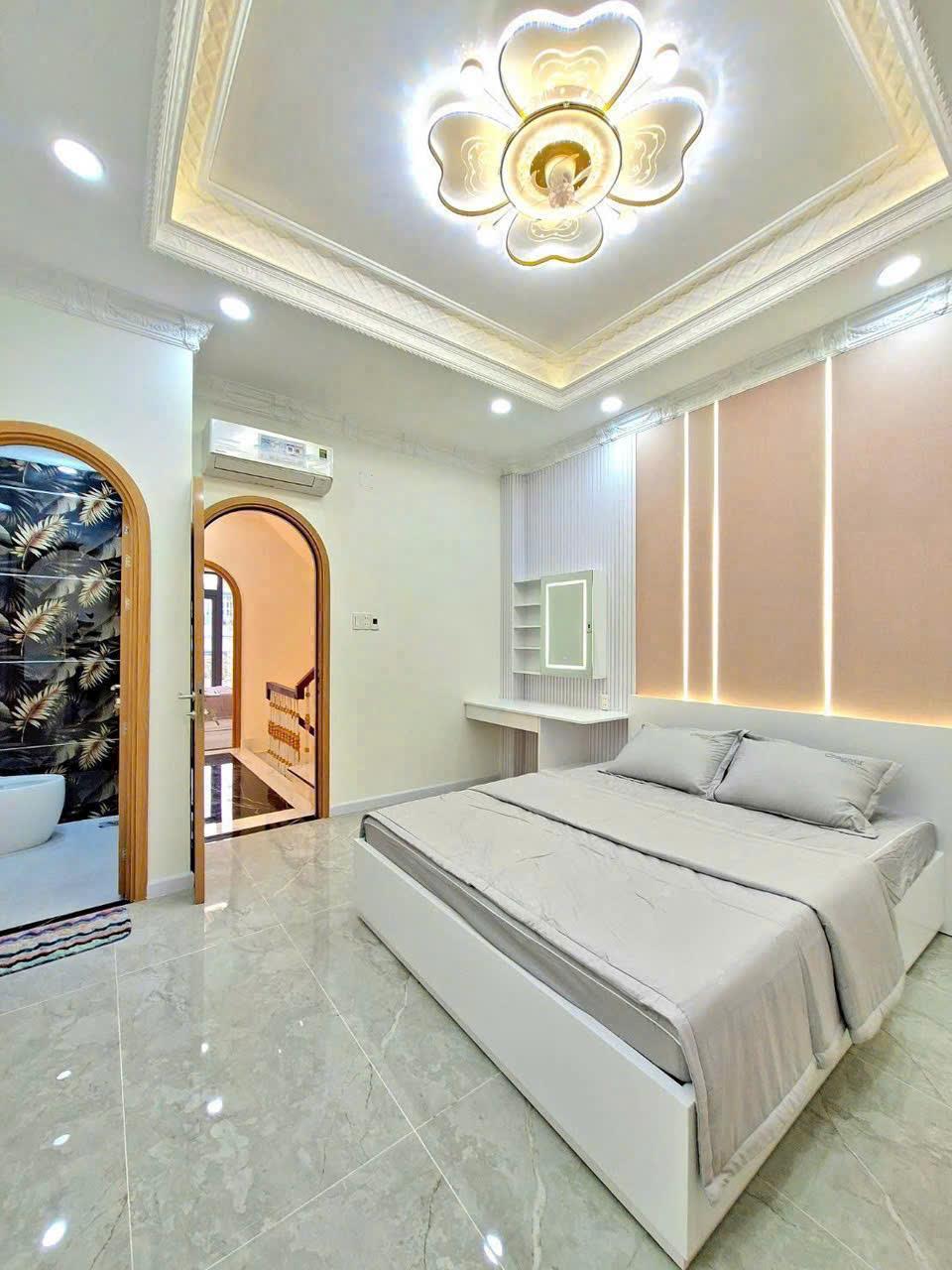 NHÀ TÂN CỔ ĐIỂN, HẺM XE HƠI HUỲNH TẤN PHÁT, 4.2X16M, CHỈ HƠN 8 TỶ 2