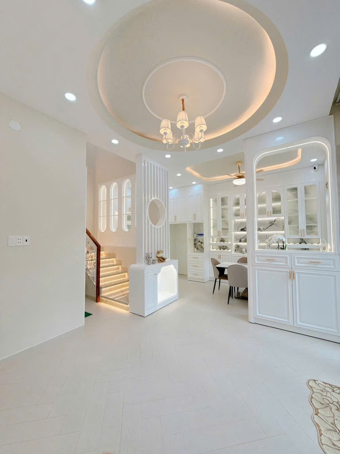 HÀNG NÓNG GIÁ RẺ QUẬN 7 CHỈ NHÌNH 6 TỶ 2