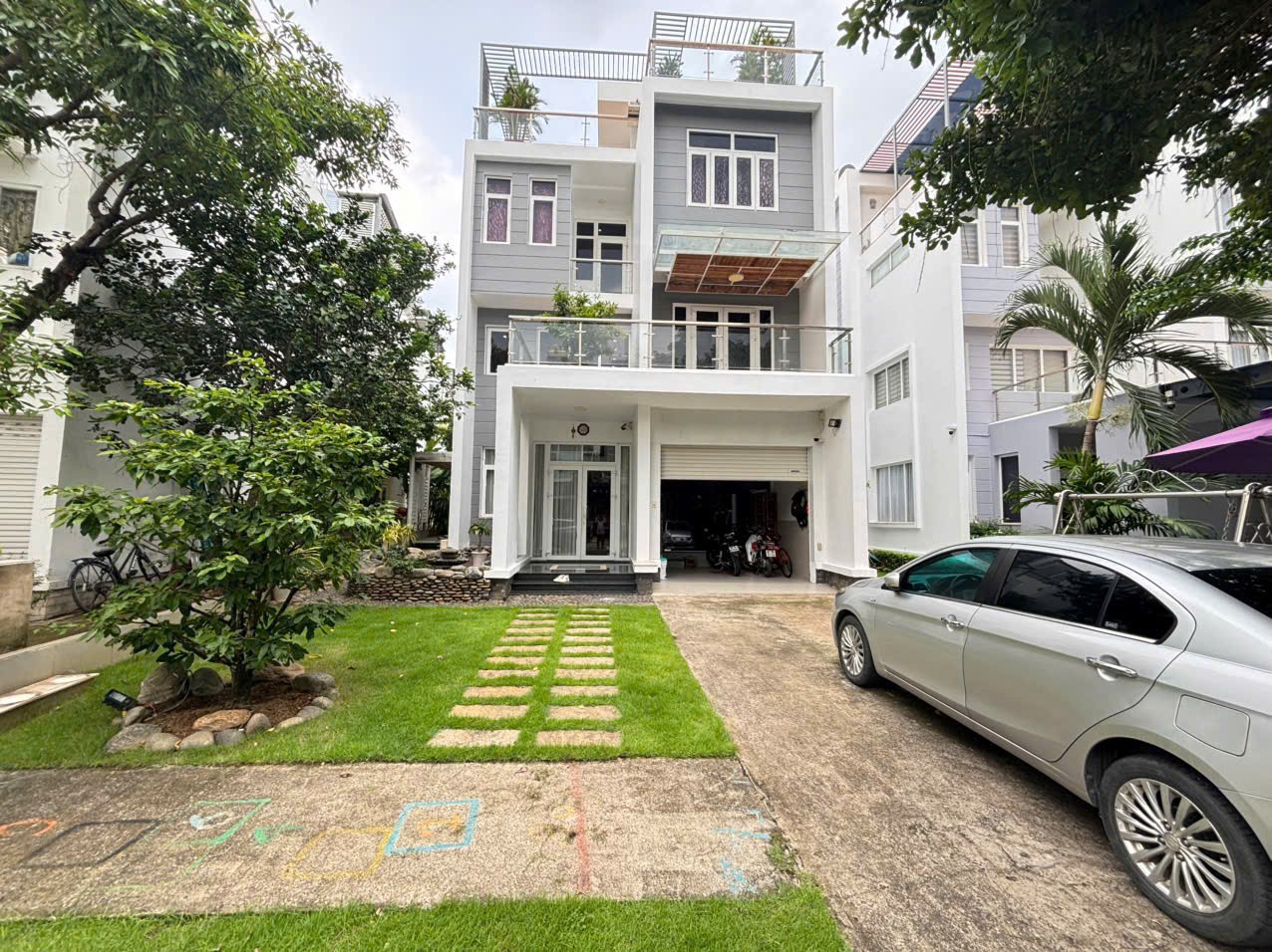 Cần bán Biệt thự Phường Phú Hữu, Quận 9, Diện tích 322m², Giá 45 Tỷ 2
