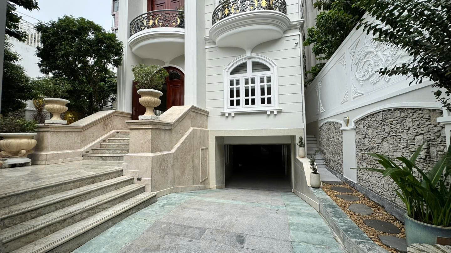 Cần bán Nhà mặt tiền Phường Thảo Điền, Quận 2, Diện tích 360m², Giá 072 Tỷ 2