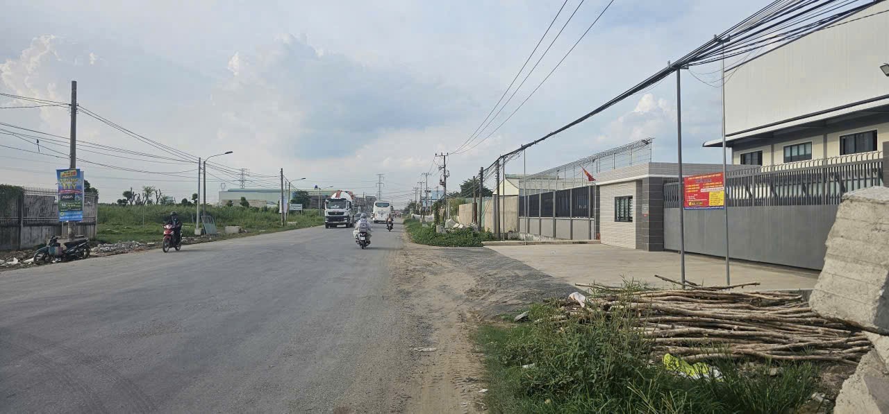 Bán 4 lô thổ cư liền kề mặt tiền Kênh Học Trò , xã Thanh Phú dt 128m2 giá 2,6 tỷ / lô 5