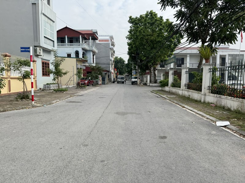Cần bán đất Làng Vàng, Gia Lâm: 115m2, mặt tiền rộng 6m, đường 5m ô tô tránh, cách nhà văn hóa 50m 2