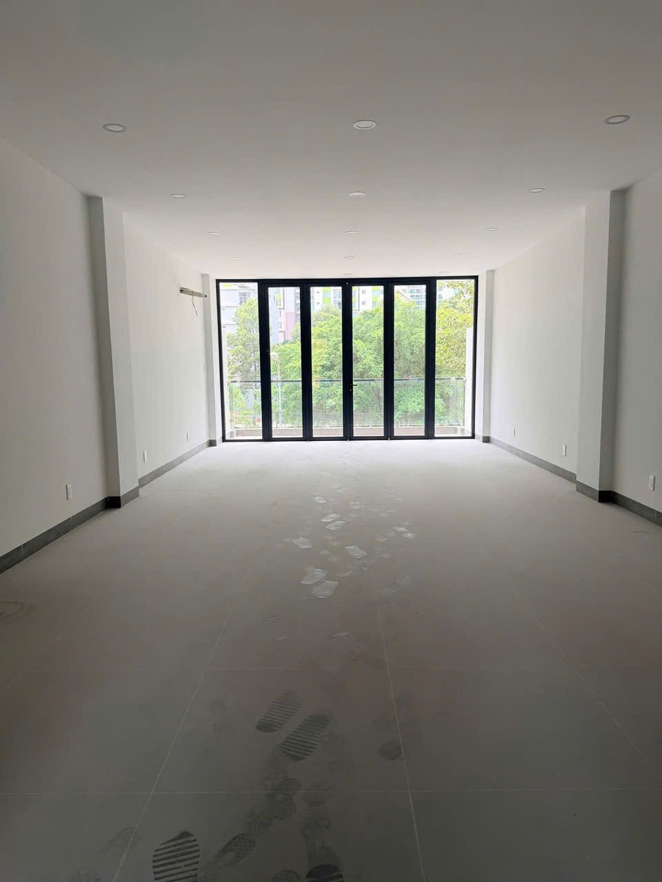 Cho thuê Nhà mặt tiền Quận 2, Hồ Chí Minh, Diện tích 500m², Giá Thương lượng 9