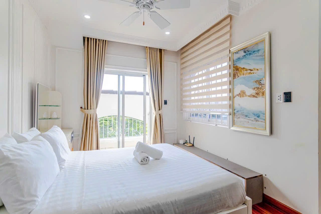 Cho thuê Biệt thự Phường Phước Long B, Quận 9, Diện tích 350m², Giá Thương lượng 4