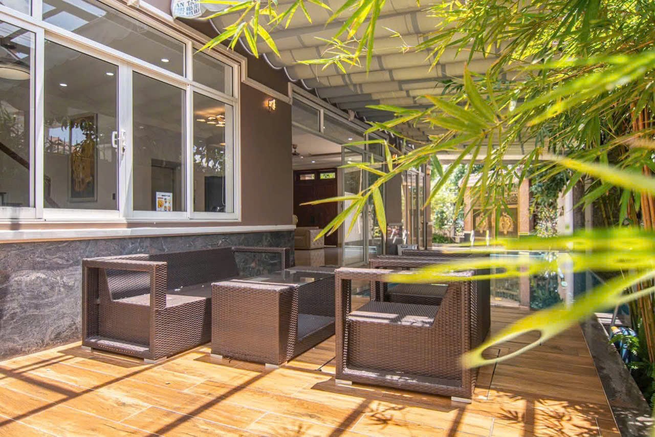 Cho thuê Biệt thự Phường Phước Long B, Quận 9, Diện tích 350m², Giá Thương lượng 5