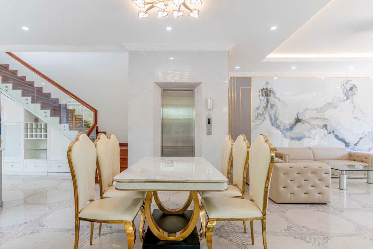 Cho thuê Biệt thự Phường Phước Long B, Quận 9, Diện tích 350m², Giá Thương lượng 11