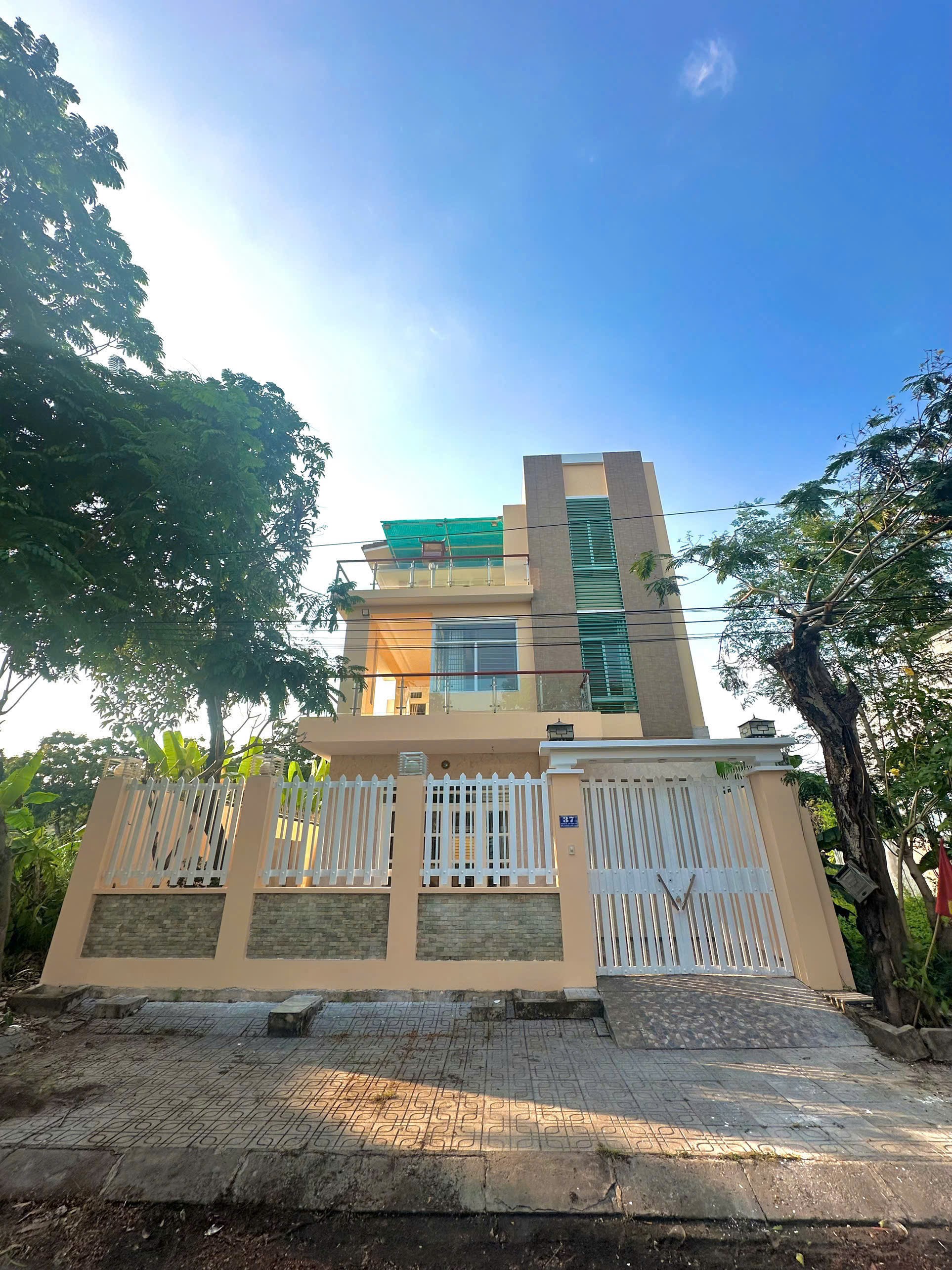 Cần bán Biệt thự Quận 9, Hồ Chí Minh, Diện tích 189m², Giá 21.8 Tỷ
