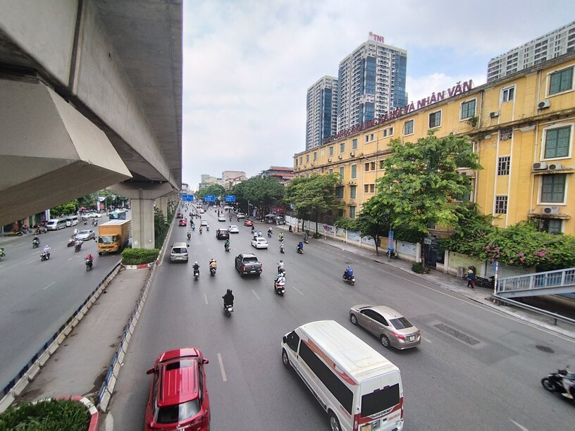 Tôi cần bán nhà Nguyễn Trãi, gần ĐH Khoa Học Xã Hội và Nhân Văn, ngõ xe tải tránh, 68m2, 5.6 tỷ 2