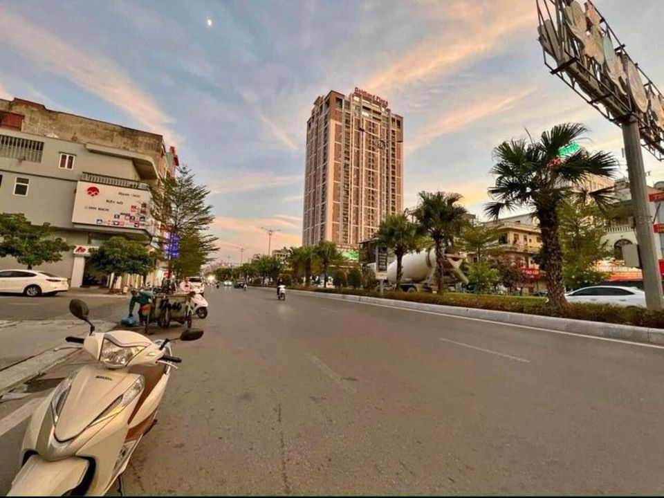 Cần bán Nhà mặt tiền đường Cột 3, Phường Hồng Gai, Diện tích 68m², Giá Thương lượng 5