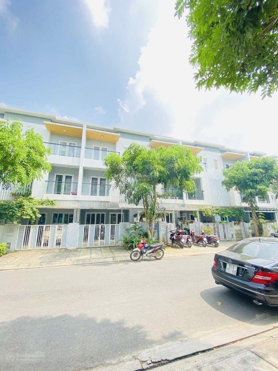 BDS HVL[NC] Cho Thuê Nhà Phố Mega Village 4PN, Phú Hữu Q9 10