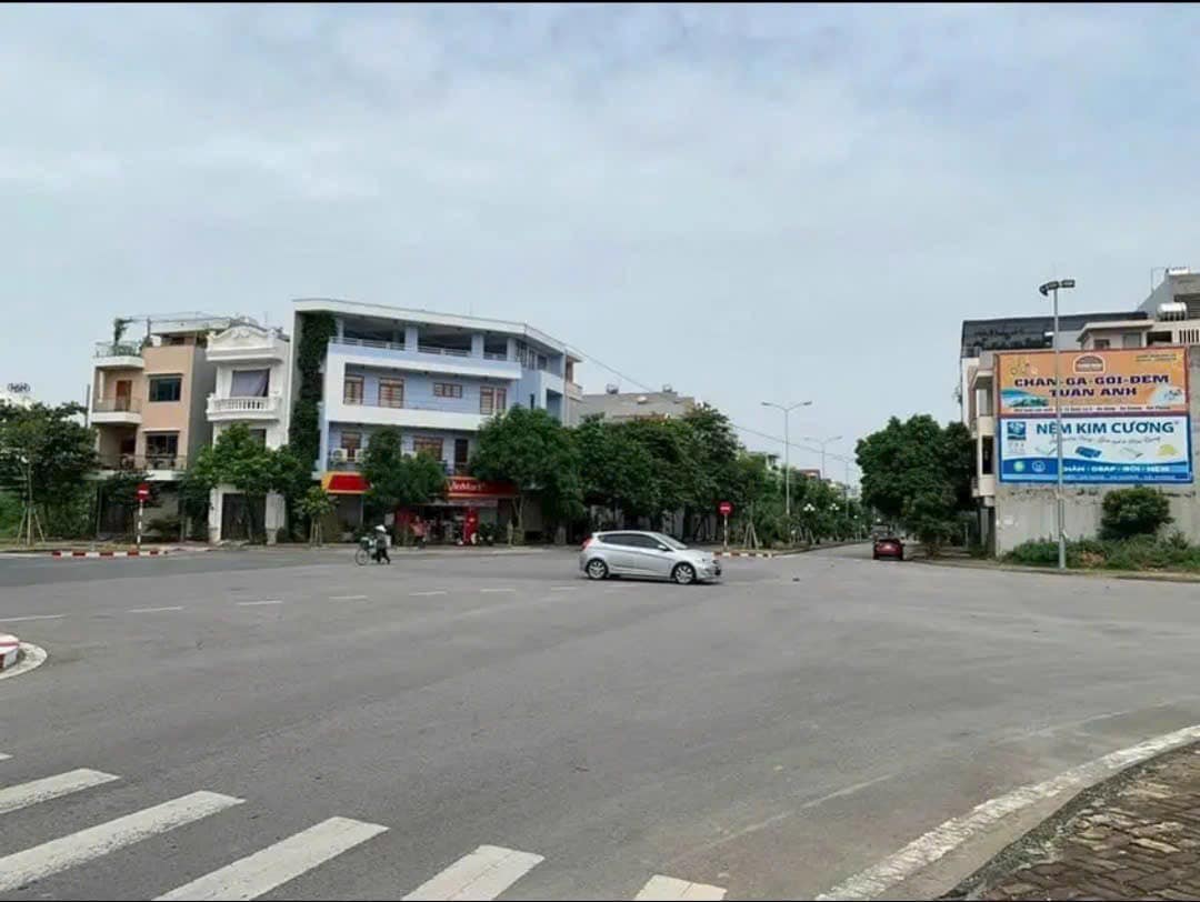 Bán đất mặt đường Hoàng Quốc Việt, ph Thanh Bình, TP HD, 67.5m2, mt 4.5m, KD buôn bán 1