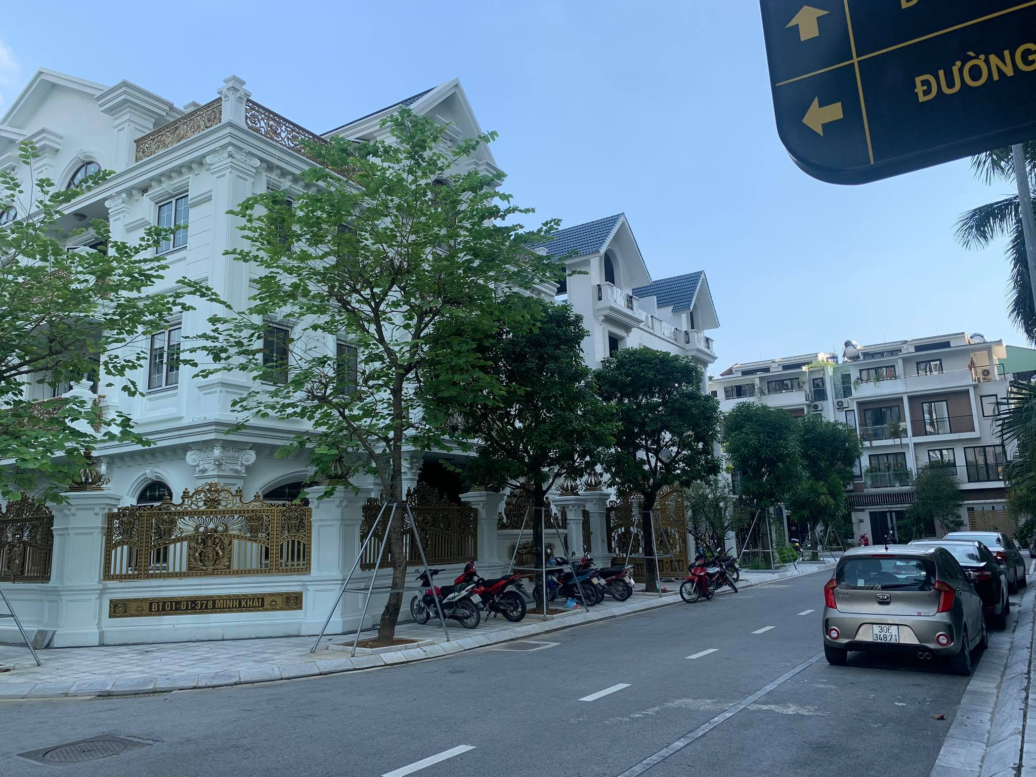 Bán nhà liền kề 80m2 x4 tầng dự án Green Pearl 378 Minh Khai full nội thất, ô tô đỗ cửa