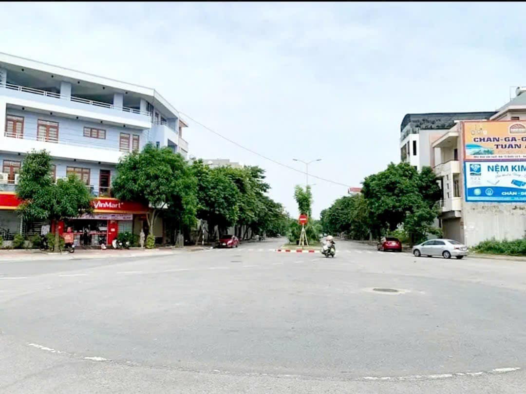 Bán đất mặt đường Hoàng Quốc Việt, ph Thanh Bình, TP HD, 67.5m2, mt 4.5m, KD buôn bán 3