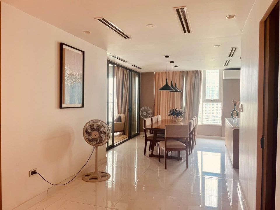 Bán căn Penthouse 2 tầng 240m2 view Biển mặt đường trung tâm du lịch Bãi Cháy Hạ Long 9