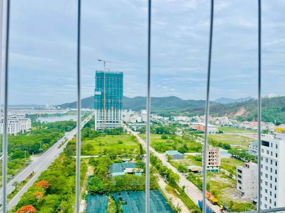 Bán căn Penthouse 2 tầng 240m2 view Biển mặt đường trung tâm du lịch Bãi Cháy Hạ Long 10