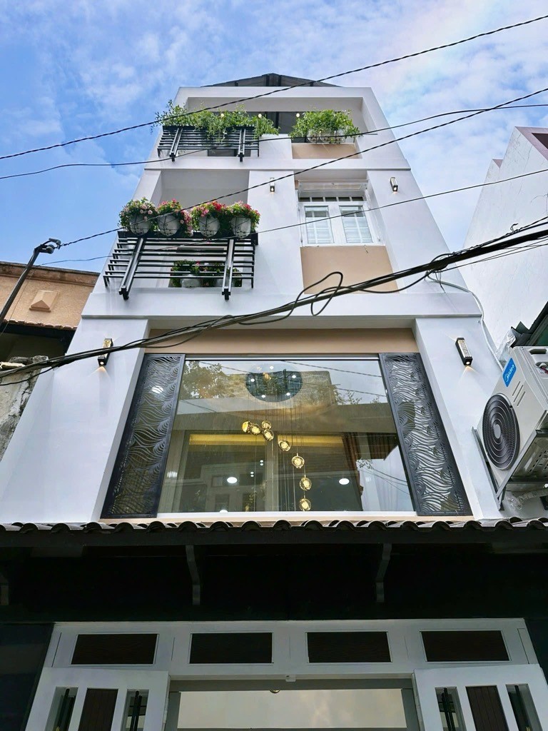 Nhà mới 4 tầng - Ở ngay - Full NT - Nở hậu - Huỳnh Văn Bánh, Phú Nhuận - SHR - Nhỉnh 7 Tỷ 1