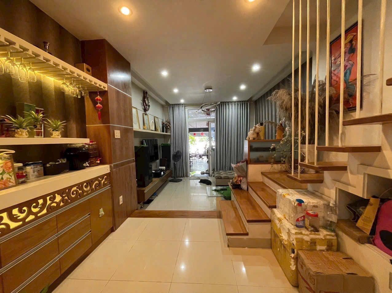 Bán căn nhà nằm trên đường Lê Hiến Mai rộng dt: 80m2. bán : 6 tỷ 200 triệu liên hệ: 0916961496 Phạm 1