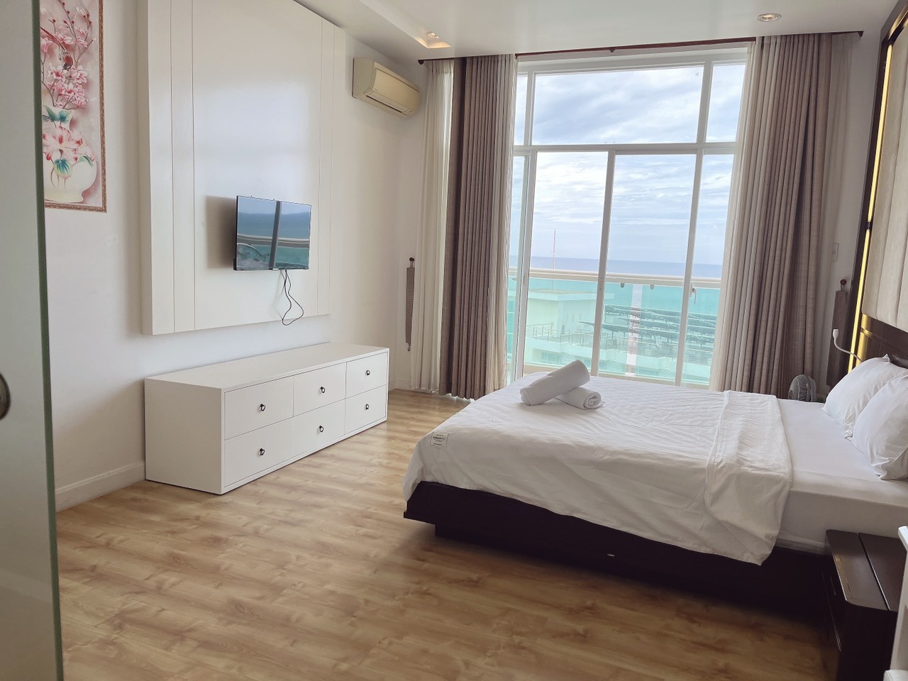 Bán căn hộ Ocean Vista loại 3pn view biển tầng cao 2