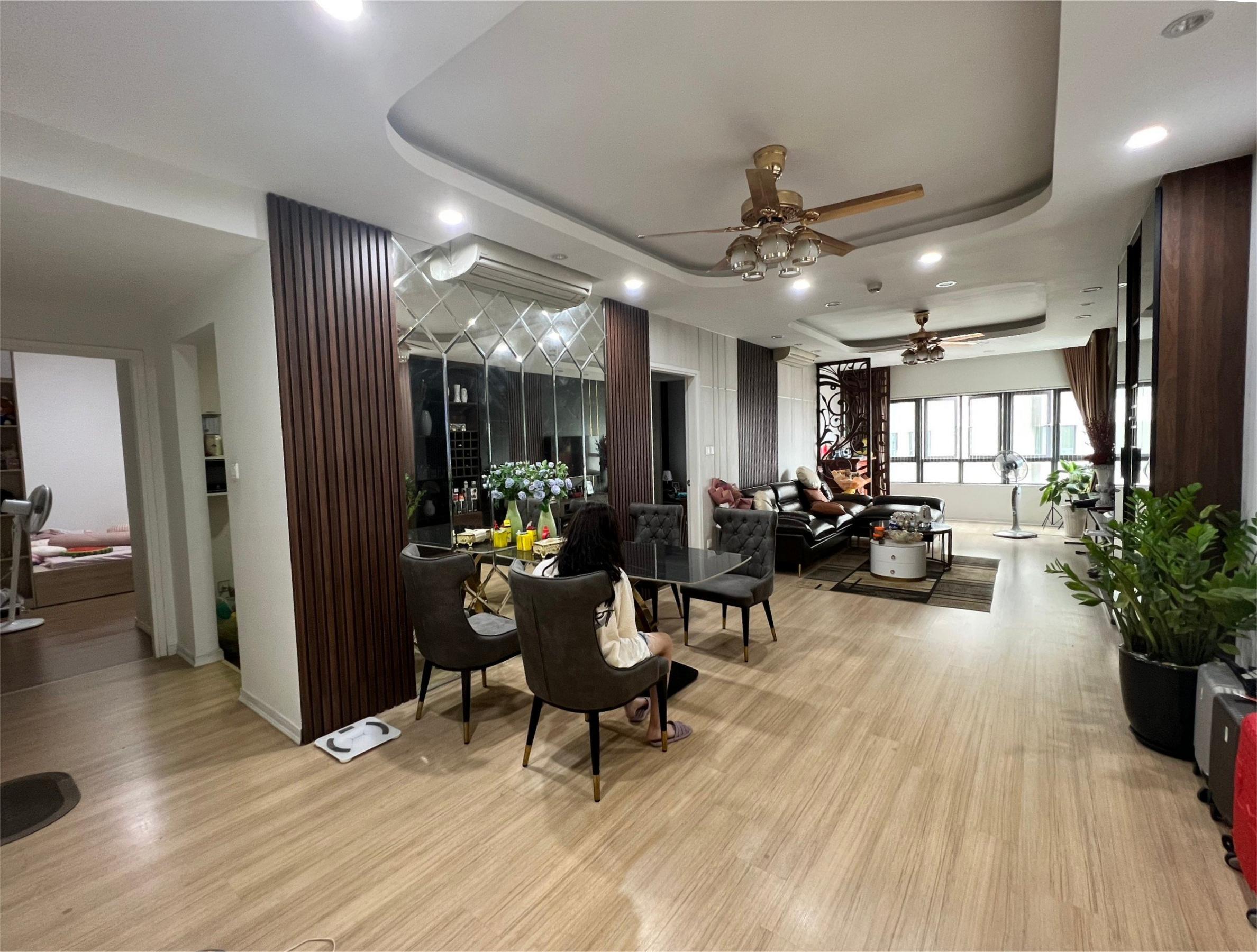 Bán nhanh căn 3 ngủ tại Mulberry Lane full đồ giá 5 tỷ