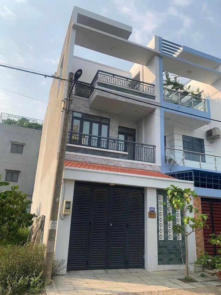 Cần bán Nhà mặt tiền đường Bưng Ông Thoàn, Phường Phú Hữu, Diện tích 100m², Giá 5.5 Tỷ