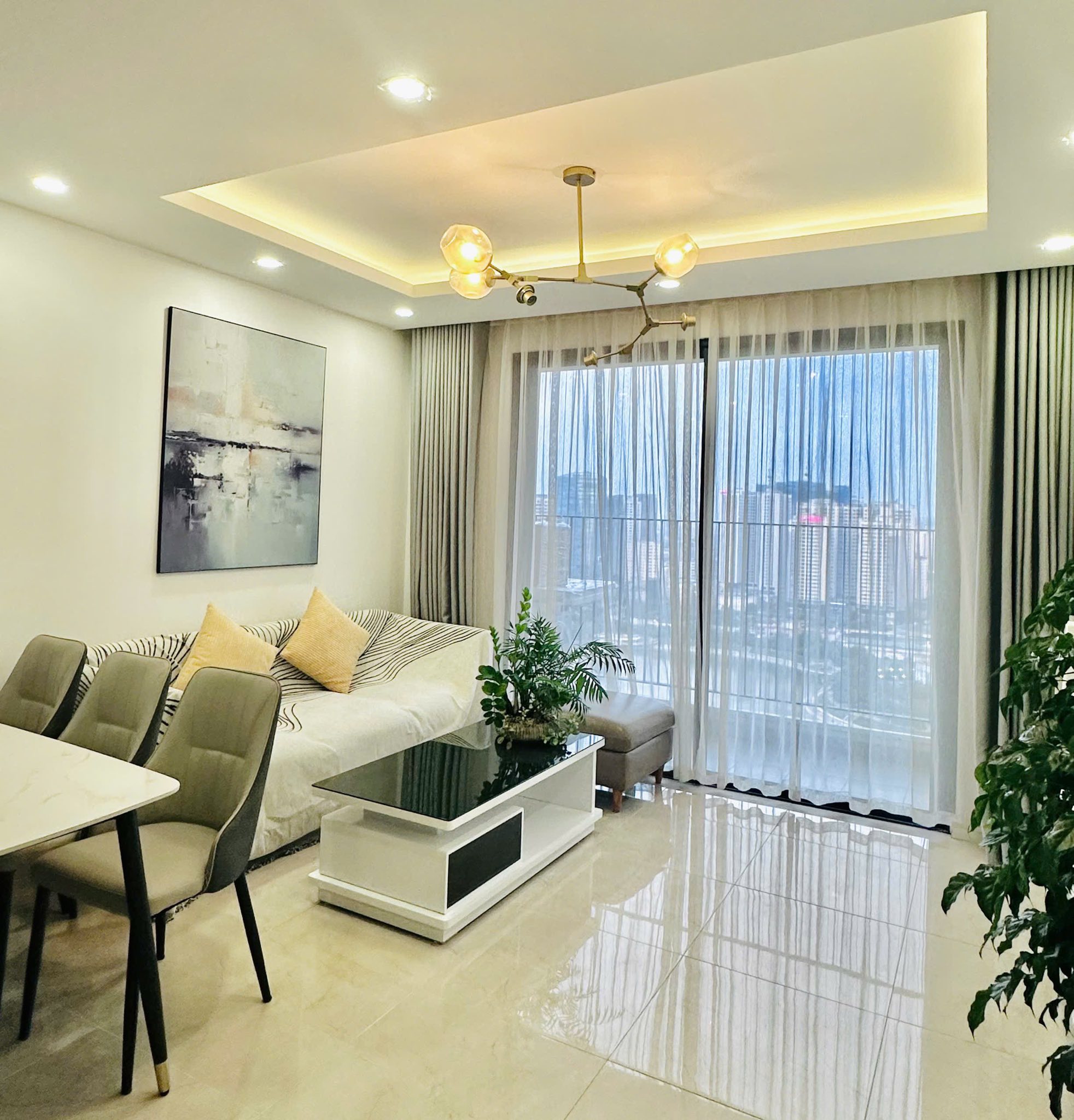 Bán căn hộ 2PN hoa hậu Vinhomes D'Capitale, VIEW HỒ, giá cực tốt