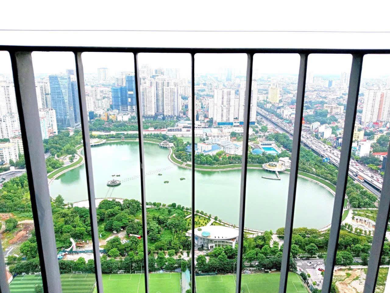 B.Á.N căn hộ 2PN tại Vinhomes D'Capitale VIEW HỒ giá 8.4 tỷ