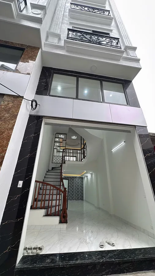 Bán nhà Tứ Hiệp 40m2 x 5 tầng, mặt tiền 4m, giá 7.2 tỷ
