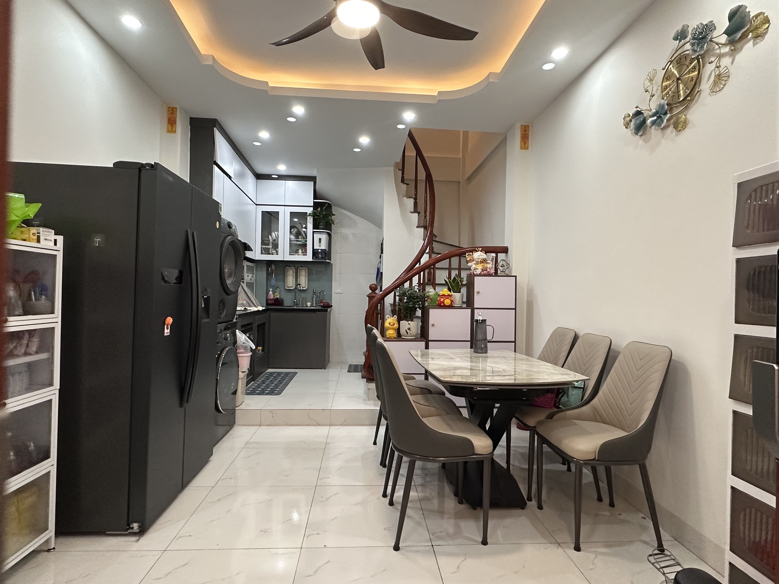 Bán nhà sau chợ Lai Xá, Hoài Đức. Sổ đỏ 30m2 nhà 5 tầng full nội thất. 180m đến Quốc Lộ 32