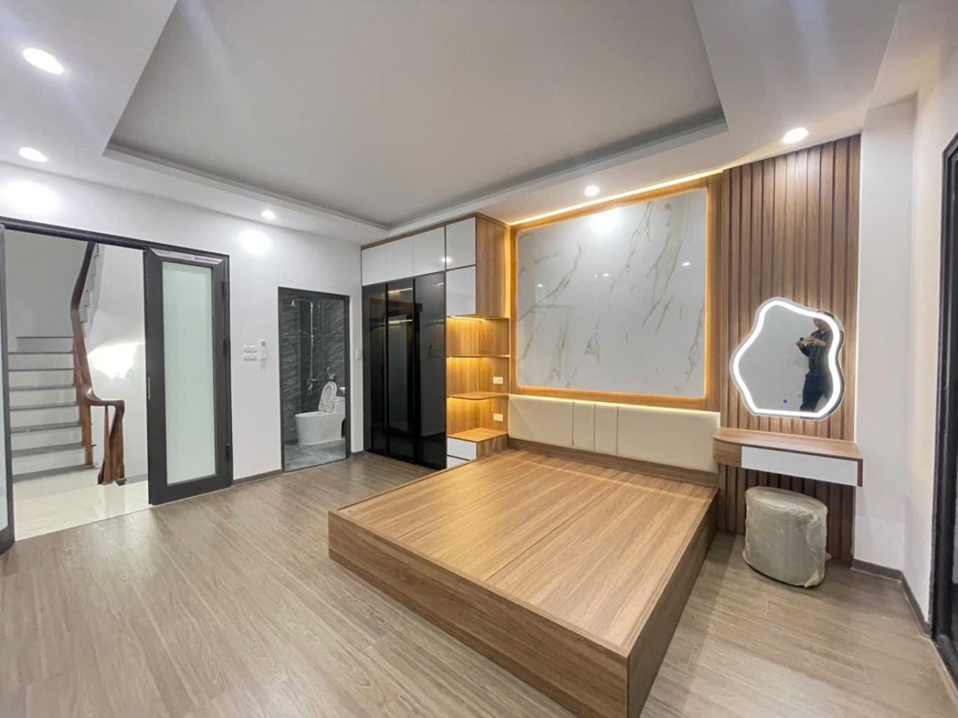 Bán nhà quận Thanh  Xuân- Ngõ to- Gần ô tô- Nhà mới tinh- Ở ngay- 38m2 3