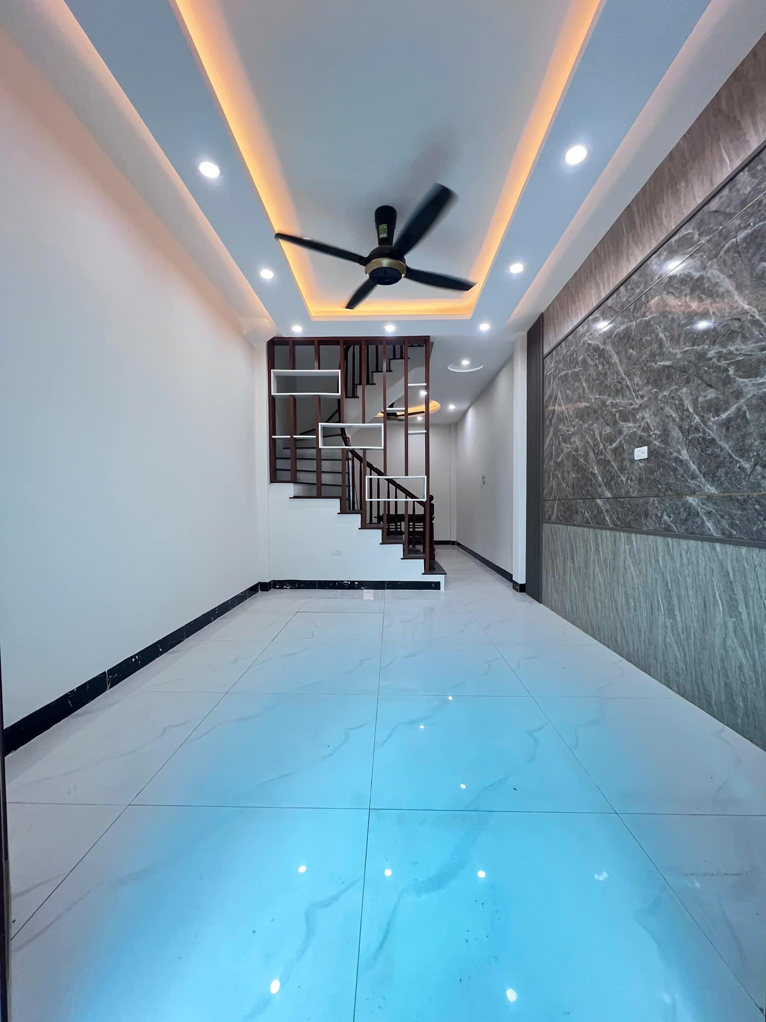 Bán nhà Tân Lập 38M 5 Tầng, 4 ngủ, gần Vin Đan Phương giá nhỉnh 4 tỷ