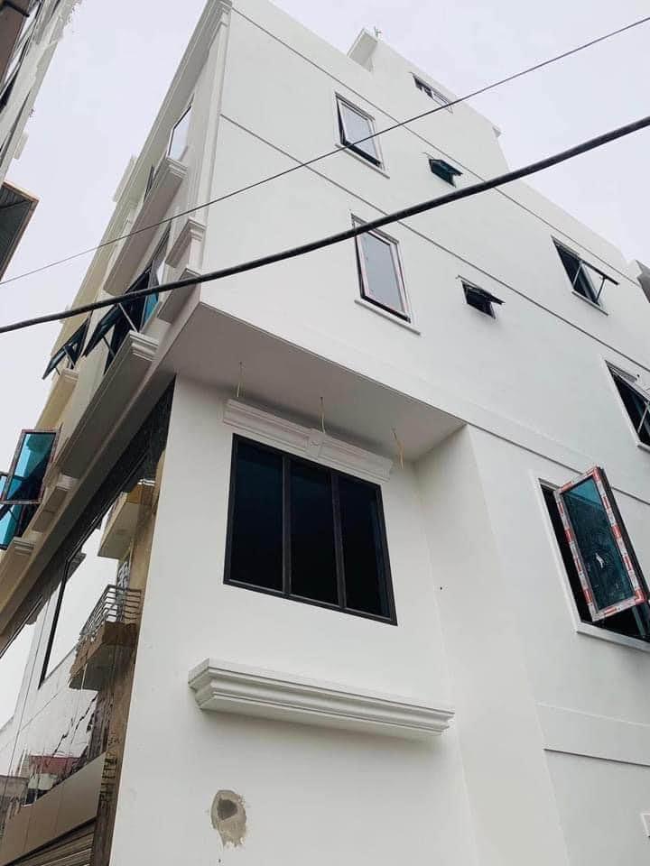Bán nhà trục chính đường 422, Tân Lập, Đan Phượng. Lô góc 42m2 xây 5 tầng. Ôtô dừng đỗ ngõ
