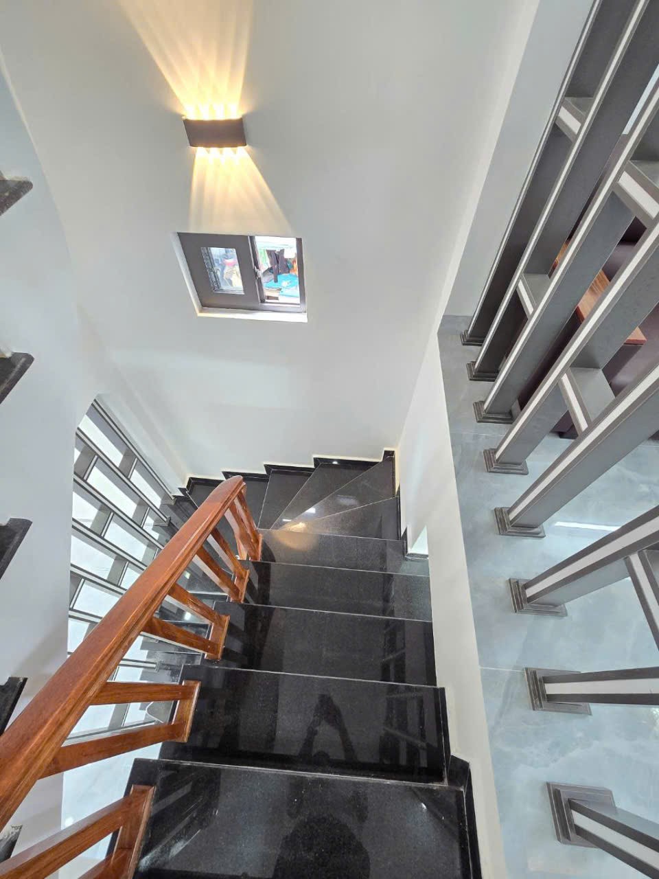 NHÀ ĐẸP VĨNH KHANG-NGỌC HỒI-4 TẦNG- CÓ SỔ ĐỎ CHỈ NHỈNH 5 TỶ 3
