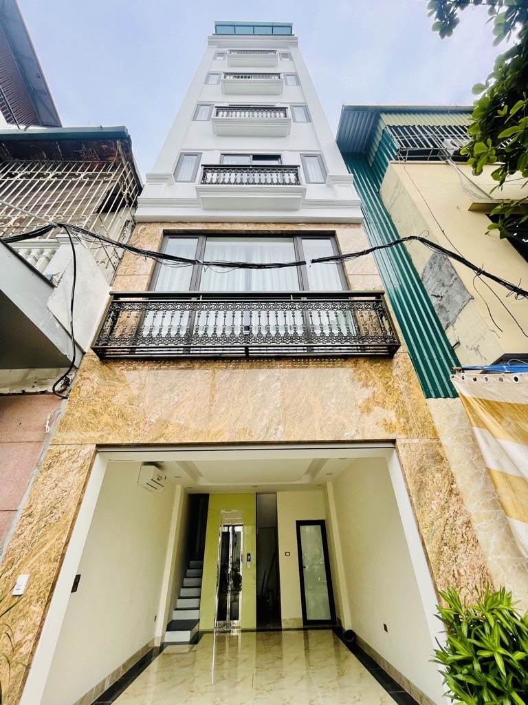 NGỌC LÂM,LONG BIÊN 14tỷ 35m THANG MÁY,MẶT PHỐ VỈA HÈ KINH DOANH CHO THUÊ ĐỈNH