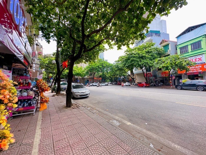 MẶT PHỐ NGỌC LÂM 72 tỷ 275m MẶT TIỀN 7m,KINH DOANH VỈA HÈ LONG BIÊN 2