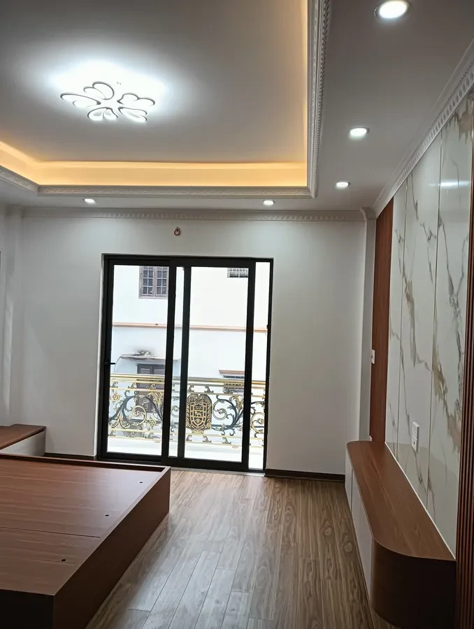 NHÀ ĐẸP LUNG LINH, Ô TÔ ĐỖ CỬA, Ô TÔ VÀO NHÀ, NGÕ THÔNG, KINH DOANH Bát Khối 39m2 X  6 Tầng 11.8 3