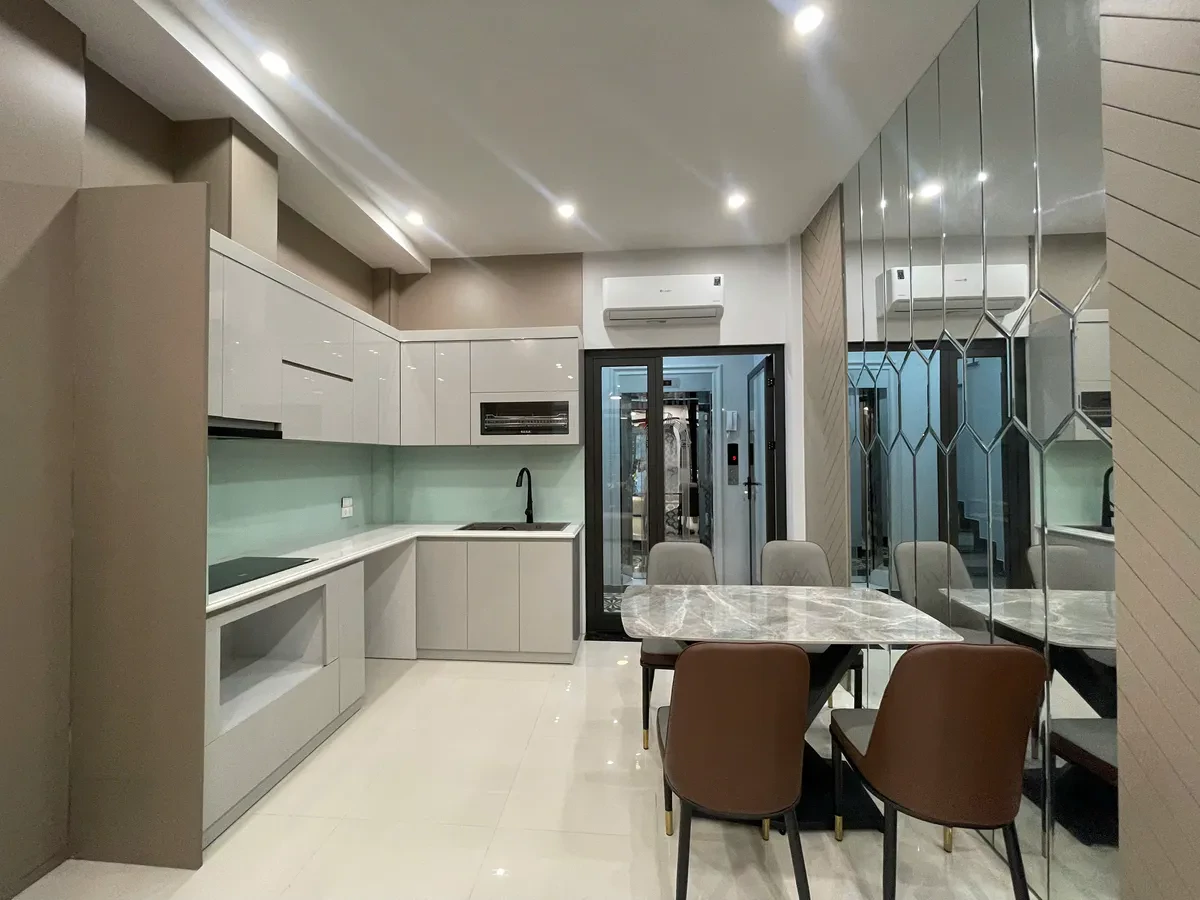 NHÀ MỚI ĐẸP FULL NỘI THẤT Bồ Đề 55m2 X 5 tầng mặt tiền 3.6m,12.5 tỷ Long Biên. 5